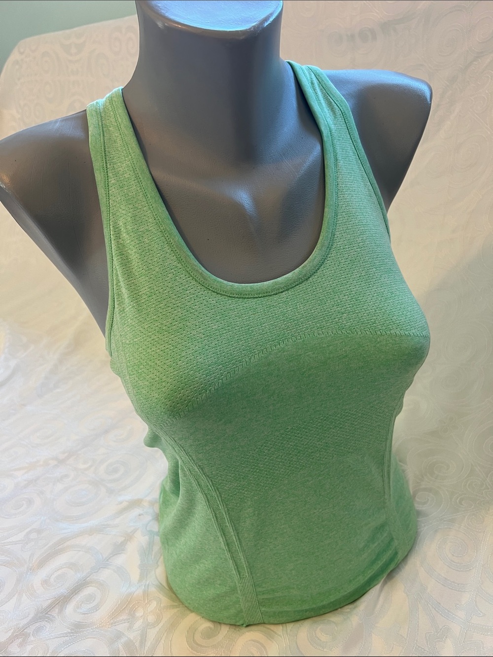 Athleta Women’s Mint Green stretch Tank Top - Scoop Neck Activewear XS